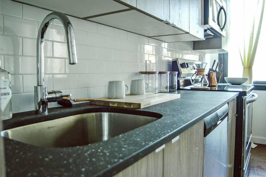 Rail Park Downtown Studio, Amazing Views, Contactless Check-In Filadélfia Exterior foto